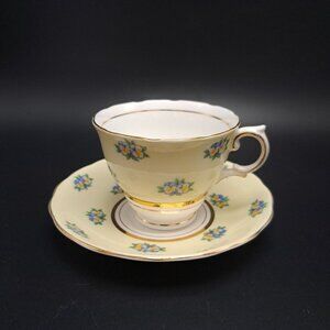 Colclough Pale Yellow Floral Teacup Saucer Set Blue Pansy English Vintage